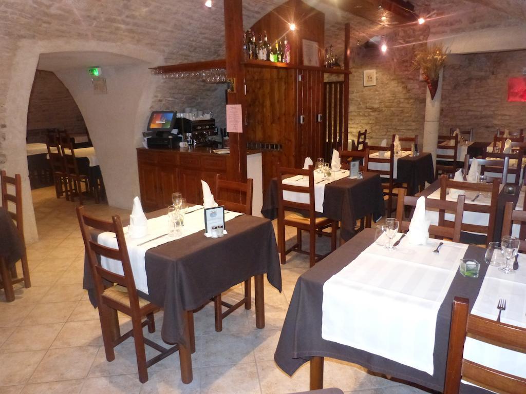 Hotel Du Donjon Champlitte-et-le-Prelot Ngoại thất bức ảnh