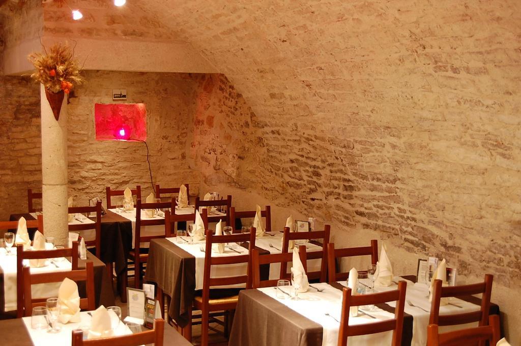 Hotel Du Donjon Champlitte-et-le-Prelot Ngoại thất bức ảnh