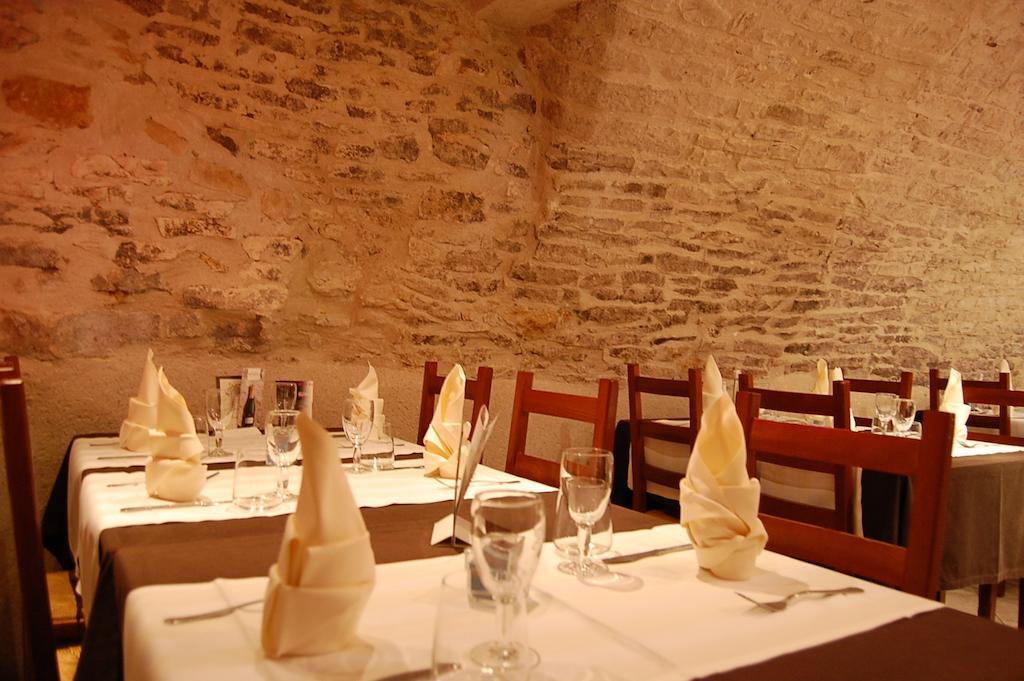 Hotel Du Donjon Champlitte-et-le-Prelot Ngoại thất bức ảnh