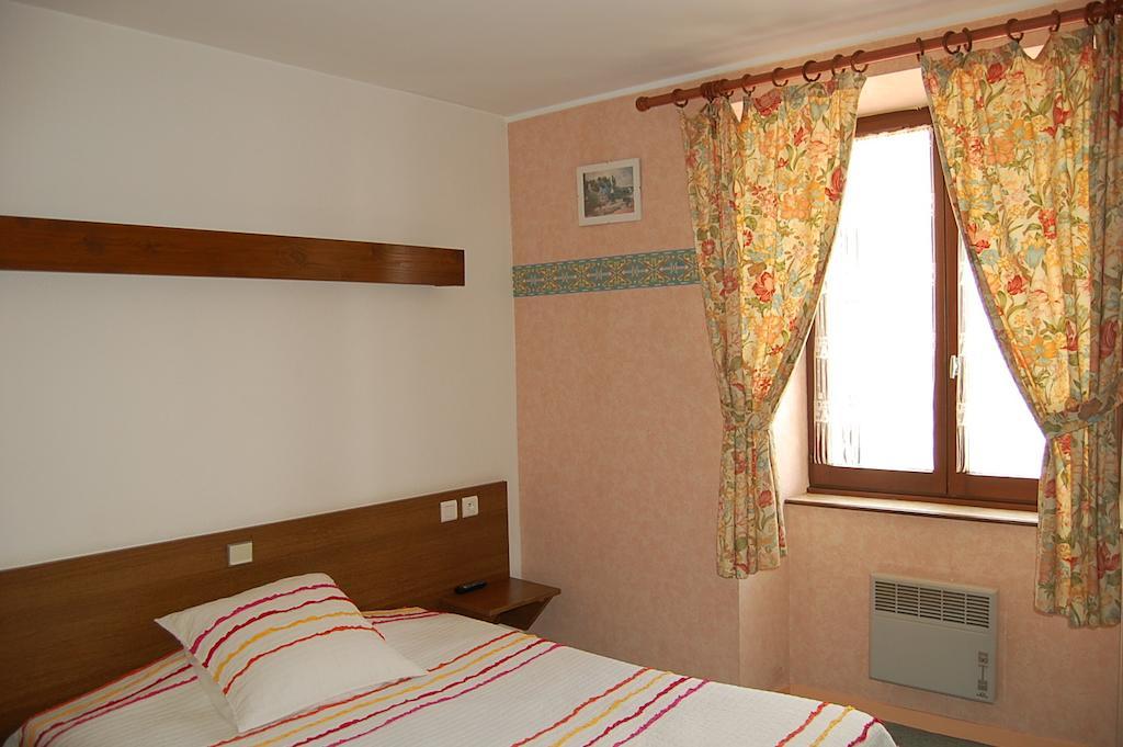 Hotel Du Donjon Champlitte-et-le-Prelot Ngoại thất bức ảnh