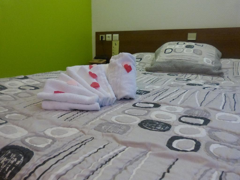 Hotel Du Donjon Champlitte-et-le-Prelot Ngoại thất bức ảnh